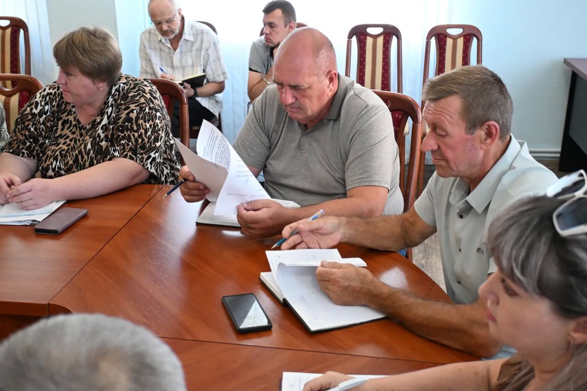 Сегодня состоялось расширенное аппаратное совещание под руководством временно исполняющего полномочия Главы Краснодонского муниципального округа Анны Гончаровой Сегодня состоялось расширенное аппаратное совещание под руководством временно исполняющего полномочия Главы Краснодонского муниципального округа Анны Гончаровой