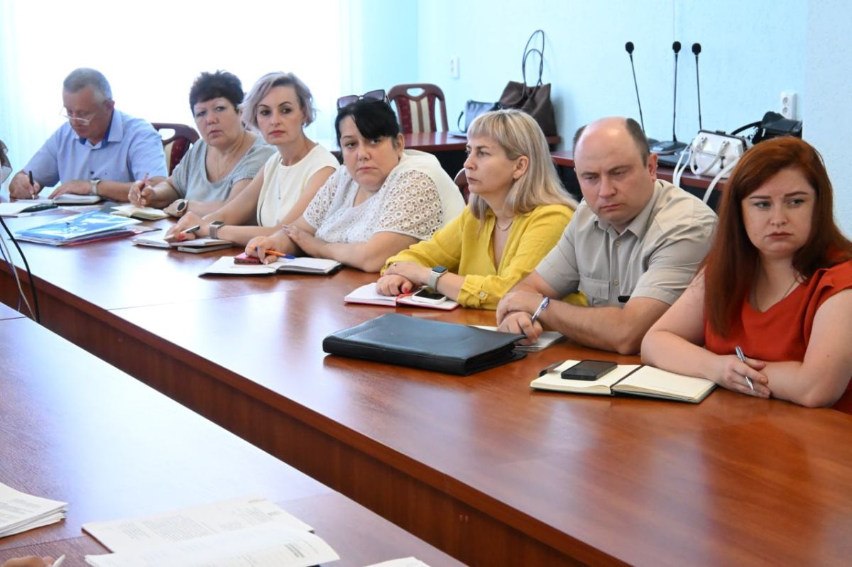 Сегодня состоялось расширенное аппаратное совещание под руководством временно исполняющего полномочия Главы Краснодонского муниципального округа Анны Гончаровой Сегодня состоялось расширенное аппаратное совещание под руководством временно исполняющего полномочия Главы Краснодонского муниципального округа Анны Гончаровой