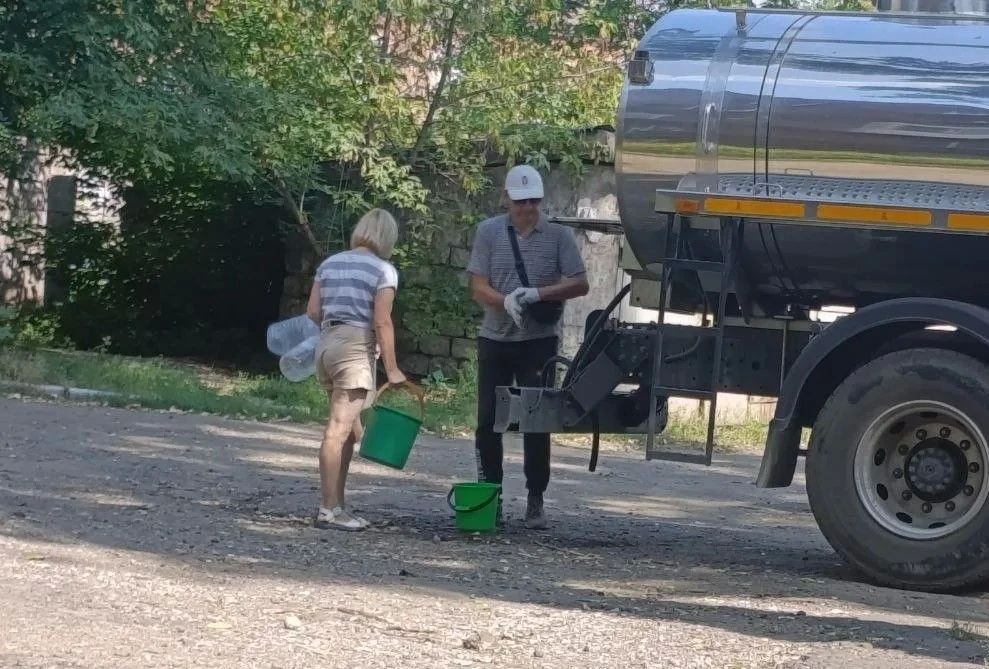 Коммунальными службами проведены работы на территории города Коммунальными службами проведены работы на территории города