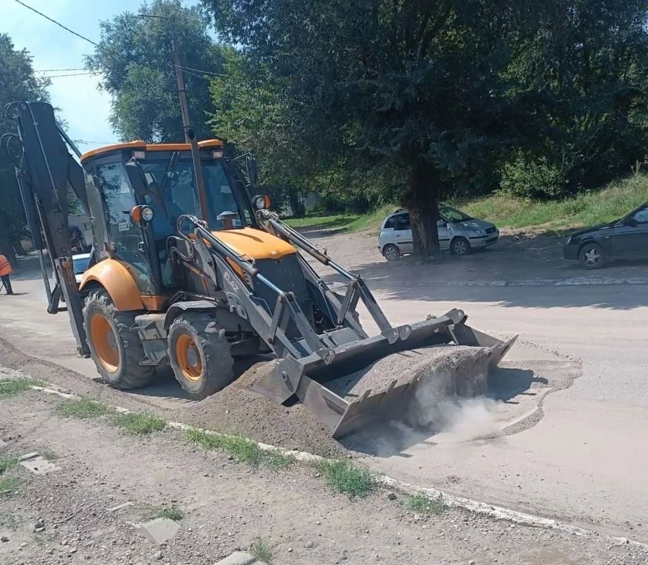 Коммунальными службами проведены работы на территории города Коммунальными службами проведены работы на территории города