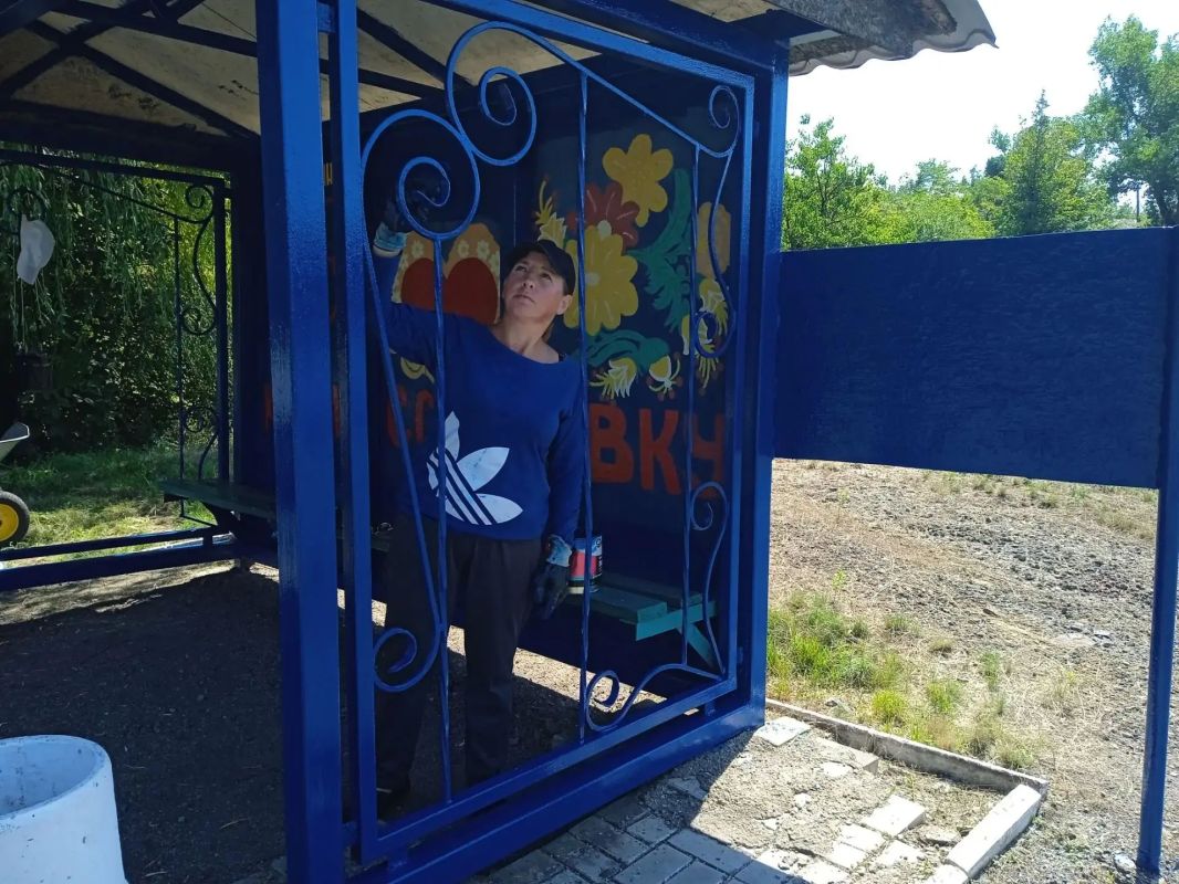 В Комиссаровке прошел очередной субботник
