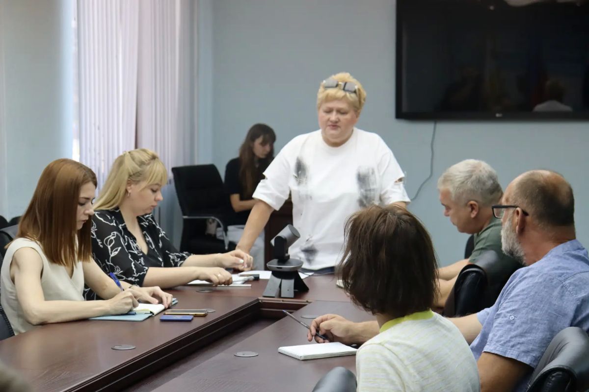 Заместитель главы Администрации Антрацитовского муниципального округа Елена Беседина провела еженедельный приём граждан Заместитель главы Администрации Антрацитовского муниципального округа Елена Беседина провела еженедельный приём граждан