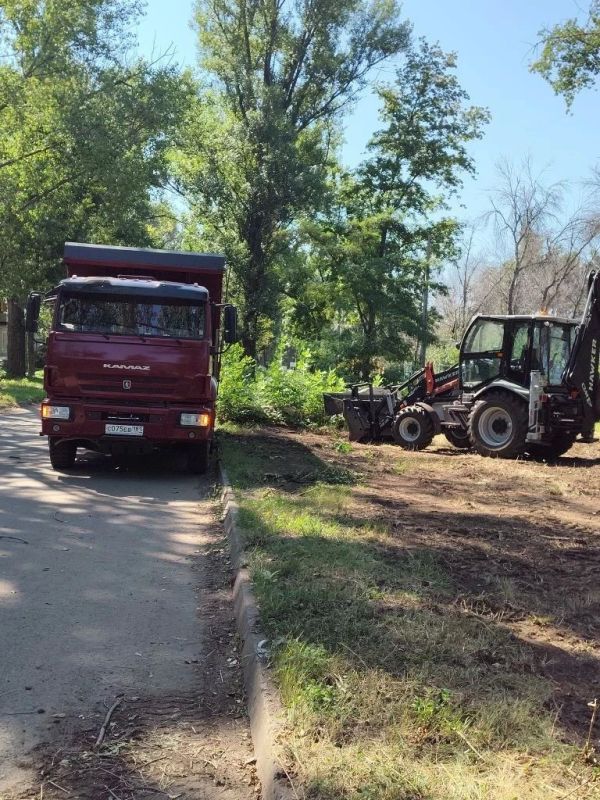 Благоустройство городских территорий, содержание зелёных зон и обеспечение комфортной городской среды — ежедневная работа МУП «Дорожно-эксплуатационное управление» Благоустройство городских территорий, содержание зелёных зон и обеспечение комфортной городской среды — ежедневная работа МУП «Дорожно-эксплуатационное управление»