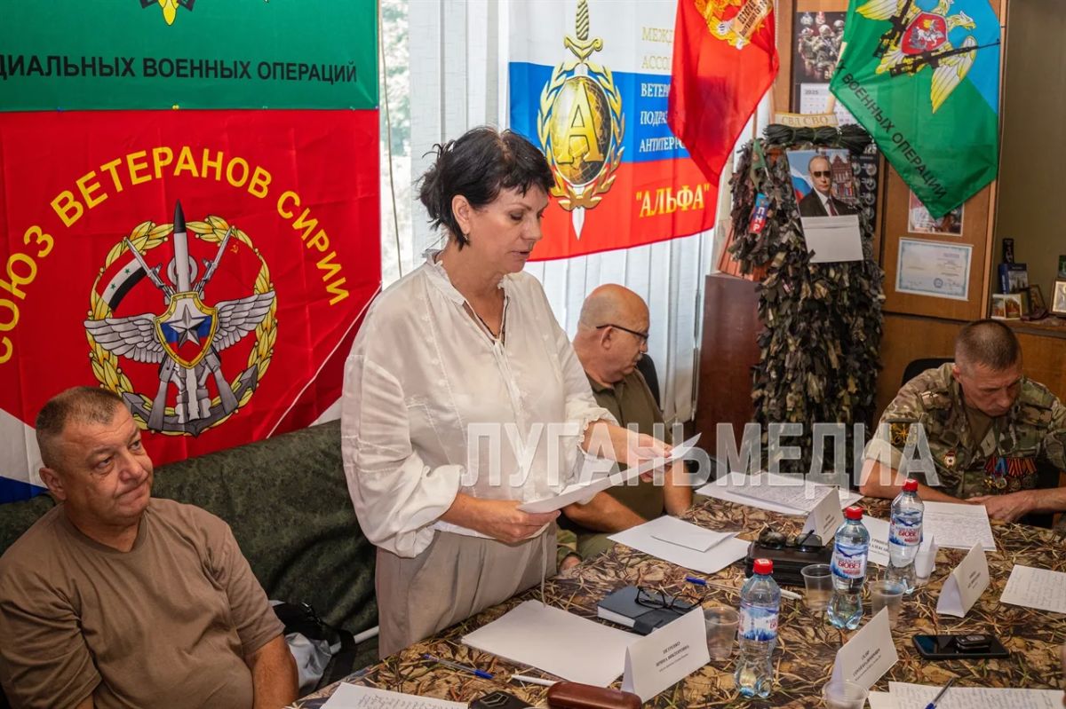 В Луганске прошла акция «Письмо Герою» от Союза ветеранов Донбасса СВО В Луганске прошла акция «Письмо Герою» от Союза ветеранов Донбасса СВО