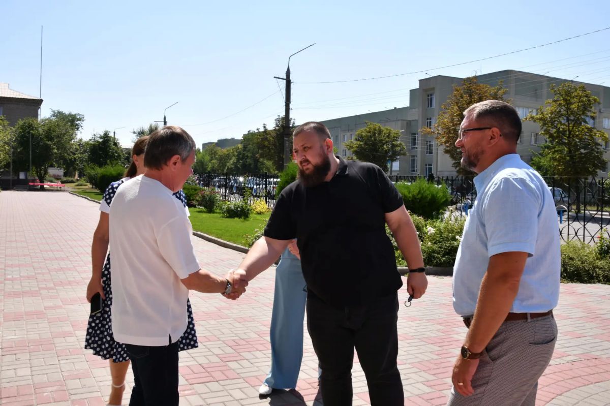 Депутат Народного Совета ЛНР от Единой России Иван Санаев побывал с рабочим визитом в Свердловске