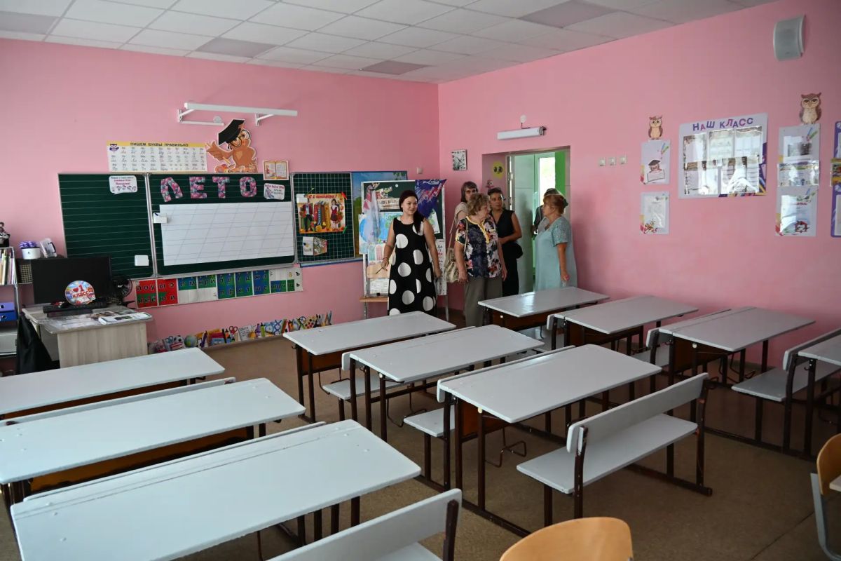 В Брянке проходит комплексная проверка готовности школ и детских садов к новому учебному году В Брянке проходит комплексная проверка готовности школ и детских садов к новому учебному году