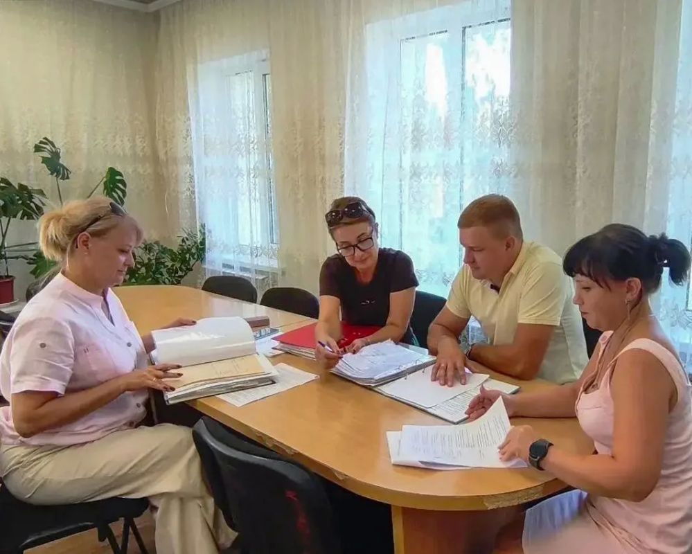 Специалисты отдела опеки, попечительства и патронажа над совершеннолетними недееспособными гражданами провели ежегодную плановую проверку ГБУ ЛНР «Старобельский психоневрологический интернат» Специалисты отдела опеки, попечительства и патронажа над совершеннолетними недееспособными гражданами провели ежегодную плановую проверку ГБУ ЛНР «Старобельский психоневрологический интернат»