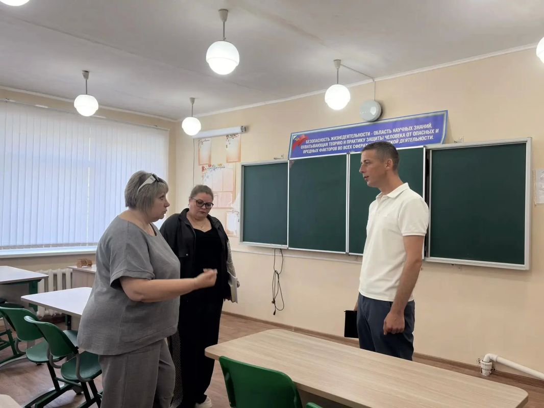 В преддверии нового учебного года в Кировске проверили готовность образовательных учреждений городского округа к новому учебному году В преддверии нового учебного года в Кировске проверили готовность образовательных учреждений городского округа к новому учебному году