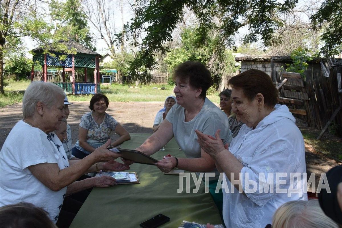 В Стаханове прошло выездное заседание клуба матерей «Вместе мы сильнее» В Стаханове прошло выездное заседание клуба матерей «Вместе мы сильнее»