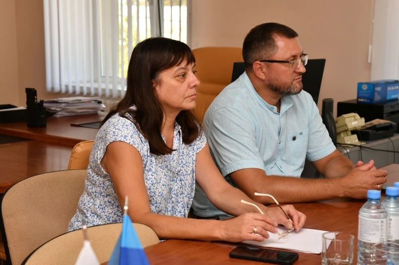 Депутат Народного Совета ЛНР Иван Санаев встретился с коллективом Свердловской центральной городской многопрофильной больницы Депутат Народного Совета ЛНР Иван Санаев встретился с коллективом Свердловской центральной городской многопрофильной больницы