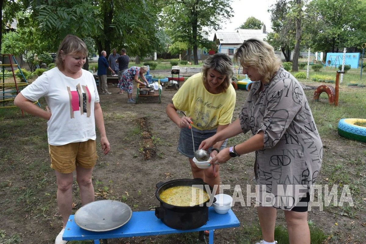 В Стаханове прошло выездное заседание клуба матерей «Вместе мы сильнее» В Стаханове прошло выездное заседание клуба матерей «Вместе мы сильнее»