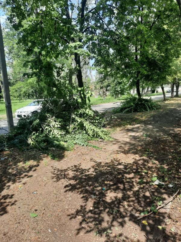 Работы по благоустройству города Ровеньки продолжаются Работы по благоустройству города Ровеньки продолжаются
