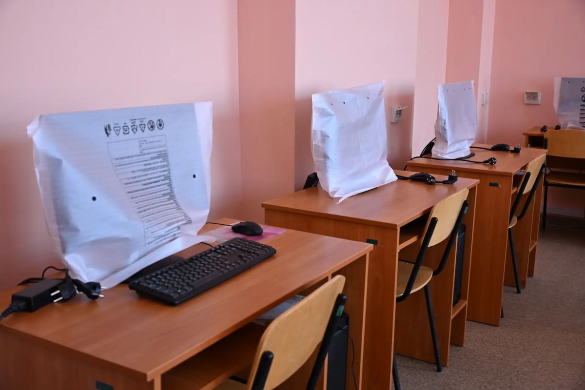 В Брянке проходит комплексная проверка готовности школ и детских садов к новому учебному году В Брянке проходит комплексная проверка готовности школ и детских садов к новому учебному году