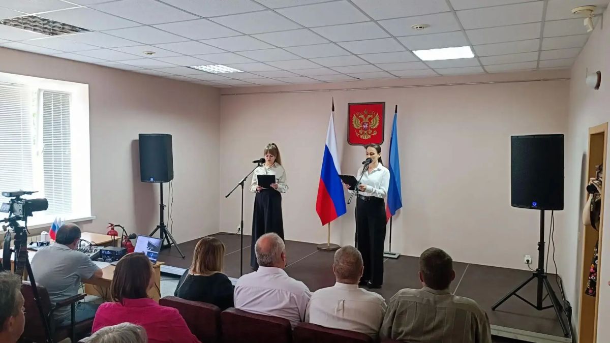 «Историческая память»: В Меловом и Антраците прошла выставка «Без срока давности» «Историческая память»: В Меловом и Антраците прошла выставка «Без срока давности»