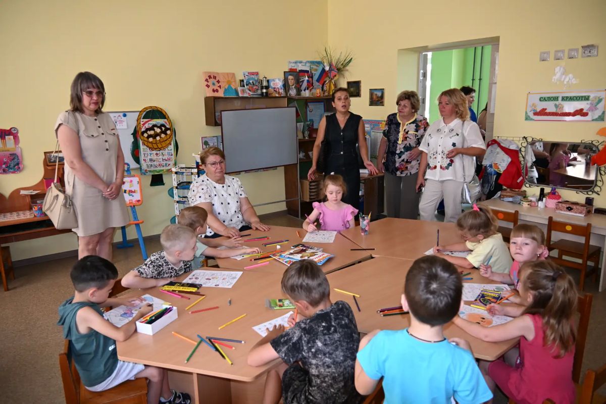 В Брянке проходит комплексная проверка готовности школ и детских садов к новому учебному году В Брянке проходит комплексная проверка готовности школ и детских садов к новому учебному году