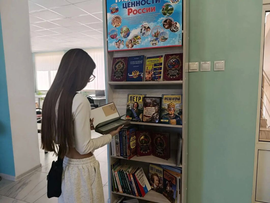 Погружение в историю: приглашаем на выставку «Символы России — вехи истории» Погружение в историю: приглашаем на выставку «Символы России — вехи истории»