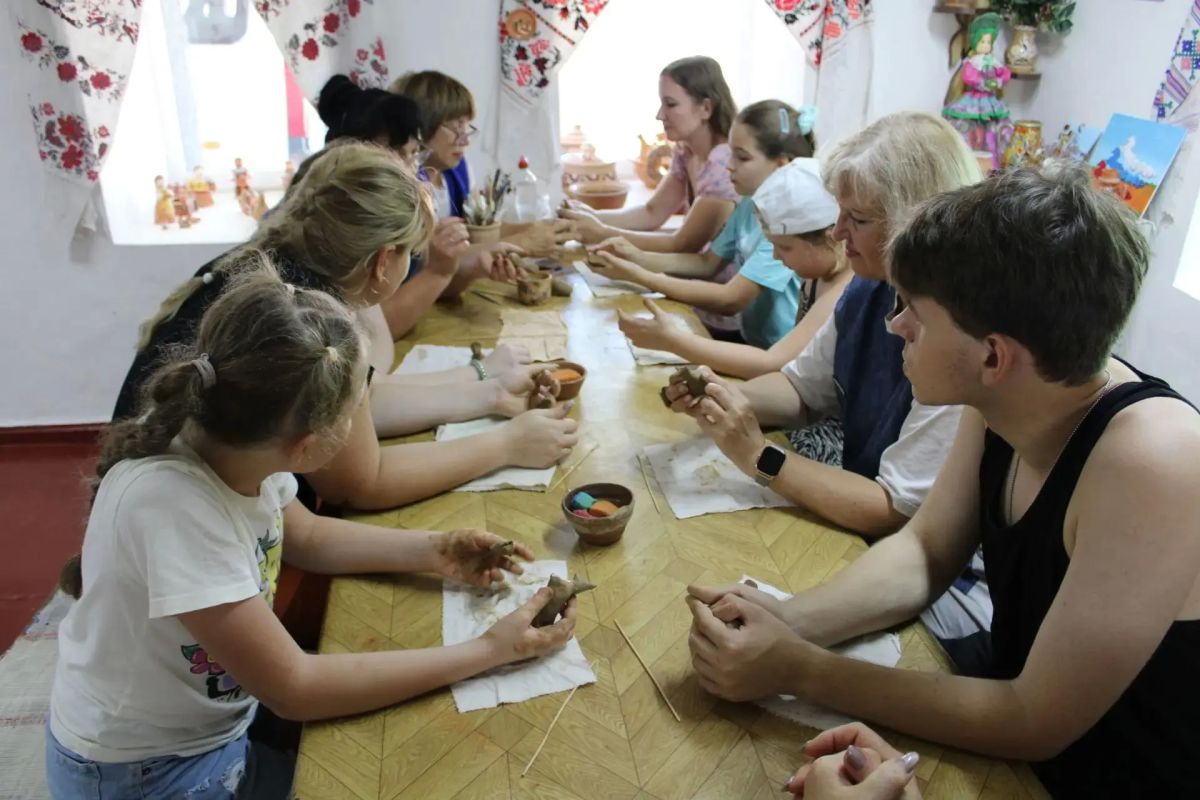 «Макарову Яру» — 30! Как село Пархоменко стало главной гончарной точкой на карте ЛНР? «Макарову Яру» — 30! Как село Пархоменко стало главной гончарной точкой на карте ЛНР?