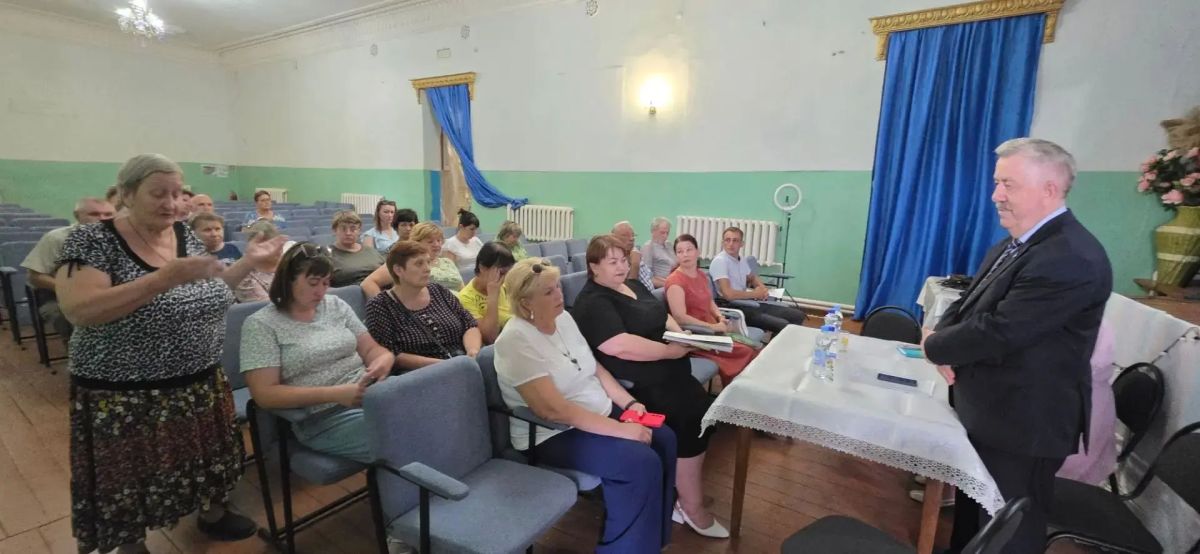 Виктор Водолацкий: Полгода назад, во время приема граждан по личным вопросам в пгт Виктор Водолацкий: Полгода назад, во время приема граждан по личным вопросам в пгт