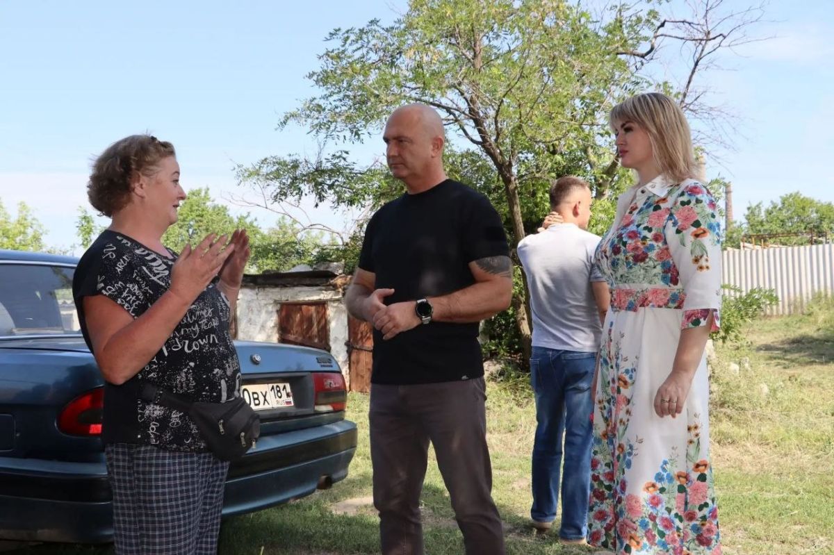 Наталия Жулинская: Сегодня Стаханов с рабочим визитом посетил депутат Народного Совета ЛНР Ян Витальевич Лещенко Наталия Жулинская: Сегодня Стаханов с рабочим визитом посетил депутат Народного Совета ЛНР Ян Витальевич Лещенко