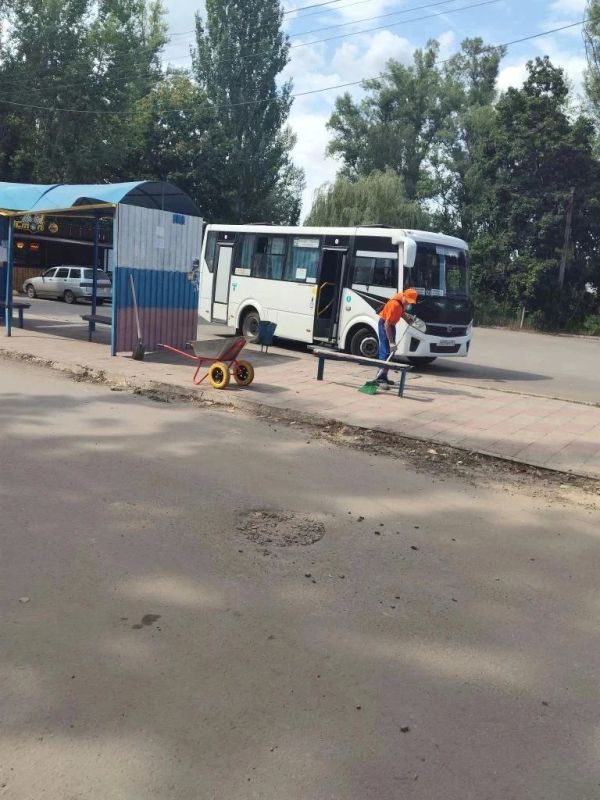 Благоустройство городских территорий — ежедневная работа МУП «Дорожно-эксплуатационное управление» Благоустройство городских территорий — ежедневная работа МУП «Дорожно-эксплуатационное управление»