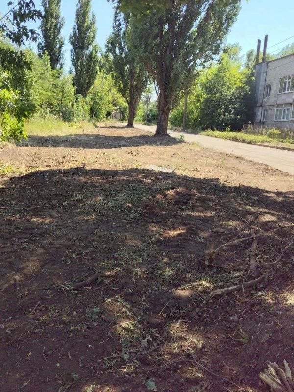 Благоустройство городских территорий — ежедневная работа МУП «Дорожно-эксплуатационное управление» Благоустройство городских территорий — ежедневная работа МУП «Дорожно-эксплуатационное управление»