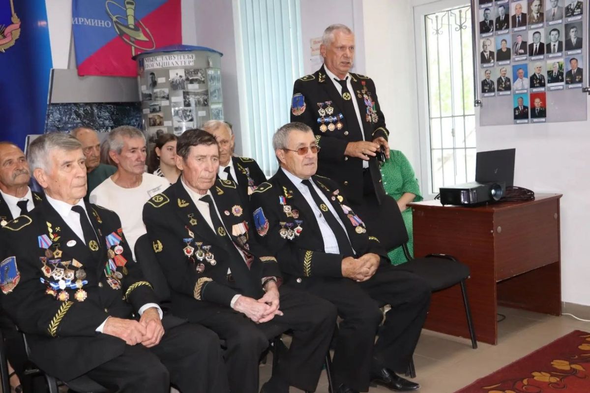 Наталия Жулинская: Сегодня Стаханов с рабочим визитом посетил депутат Народного Совета ЛНР Ян Витальевич Лещенко Наталия Жулинская: Сегодня Стаханов с рабочим визитом посетил депутат Народного Совета ЛНР Ян Витальевич Лещенко