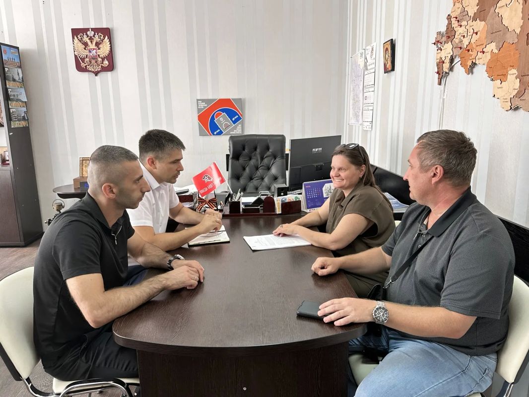 Кикбоксинг в ЛНР: развитие, новые возможности и участие в соревнованиях Кикбоксинг в ЛНР: развитие, новые возможности и участие в соревнованиях
