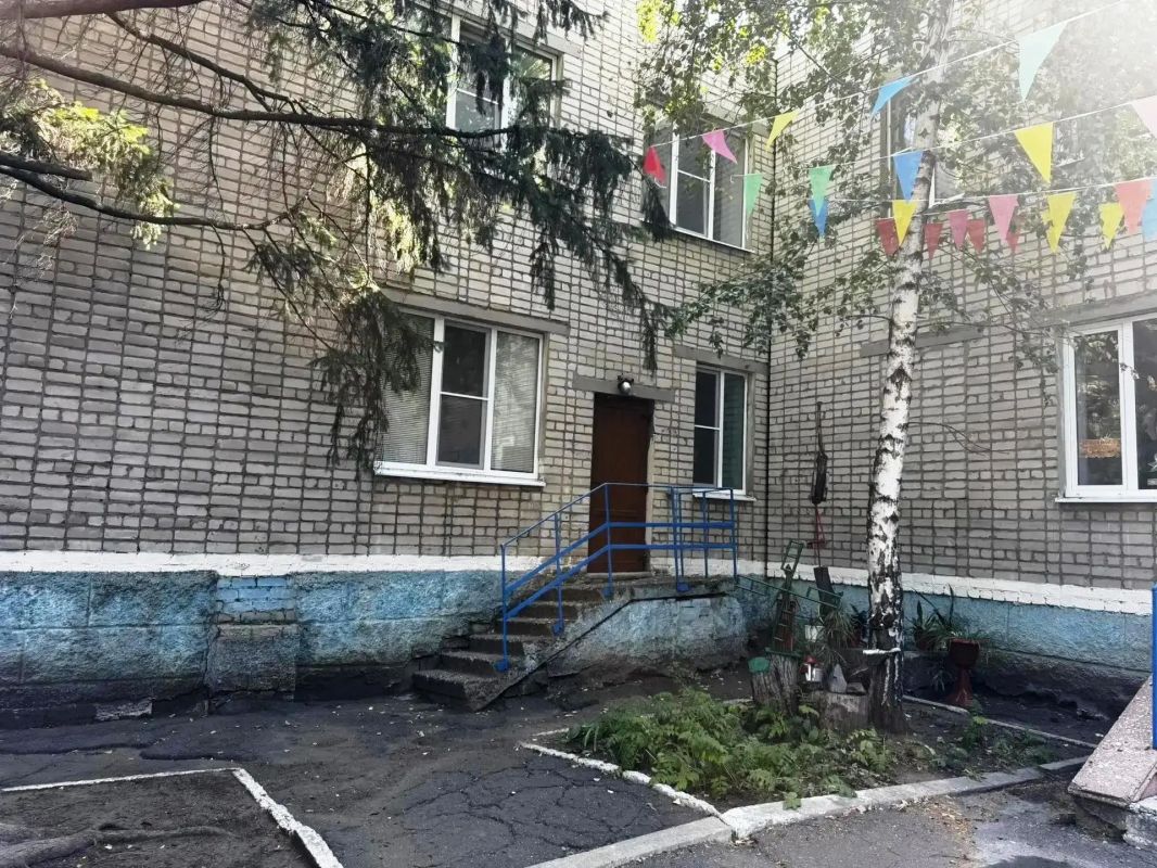 В Антрацитовском муниципальном округе сохраняется высокий уровень контроля за качеством капремонта в образовательных учреждениях: Штаб общественного контроля не прекращает свою деятельность В Антрацитовском муниципальном округе сохраняется высокий уровень контроля за качеством капремонта в образовательных учреждениях: Штаб общественного контроля не прекращает свою деятельность