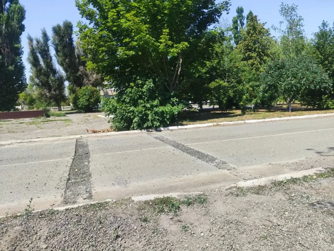 В Луганской Народной Республике особое внимание уделяется вопросам развития дорожной инфраструктуры, повышению безопасности граждан и созданию комфортных условий для жизни в муниципалитетах