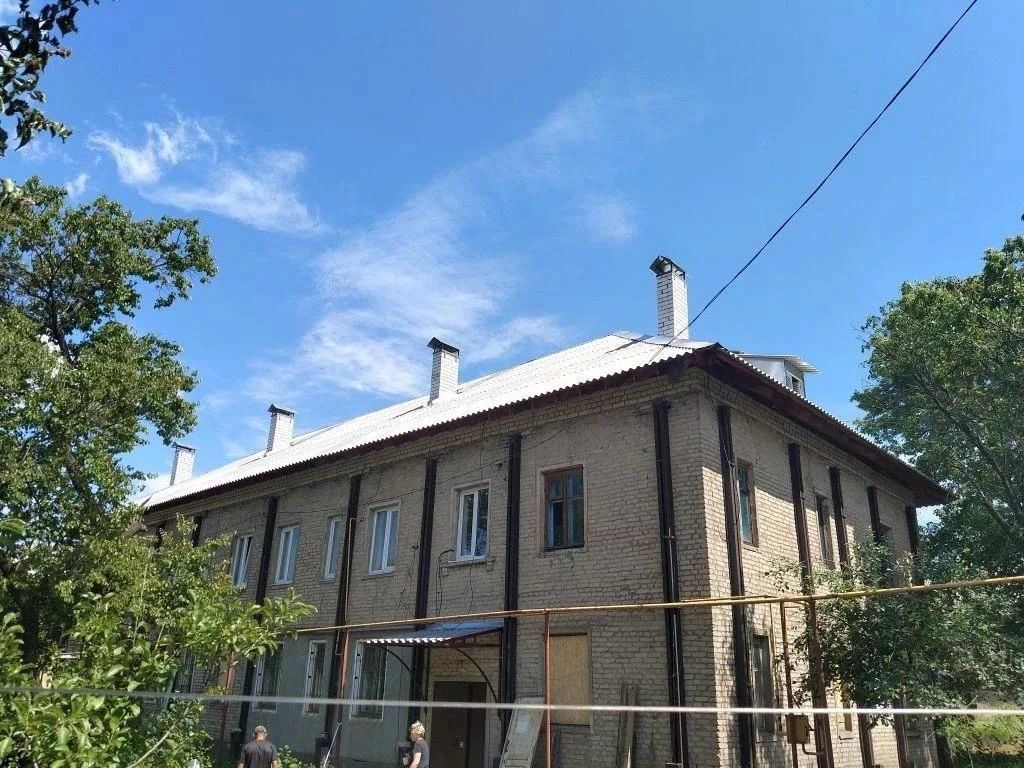 Калужане продолжают восстанавливать жильё в подшефном Первомайске Калужане продолжают восстанавливать жильё в подшефном Первомайске