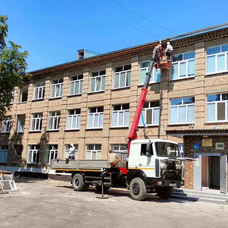 В Ровеньках продолжается ремонт школ при поддержке Республики Коми Масштабное обновление стало возможным благодаря инициативе Президента Российской Федерации Владимира Путина по поддержке новых регионов страны. В рамках... В Ровеньках продолжается ремонт школ при поддержке Республики Коми Масштабное обновление стало возможным благодаря инициативе Президента Российской Федерации Владимира Путина по поддержке новых регионов страны. В рамках...