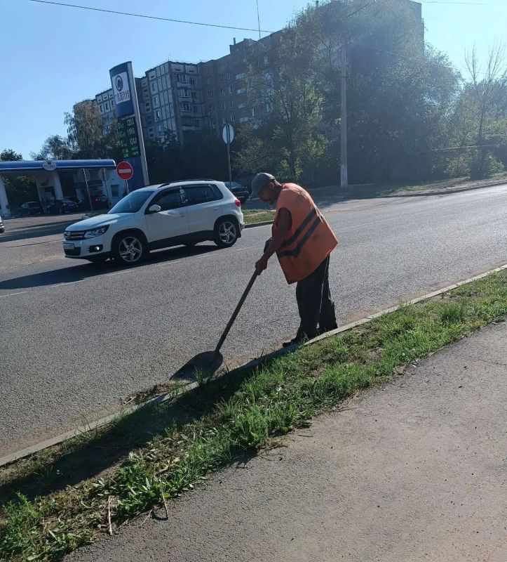 Коммунальными службами проведены работы на территории города Коммунальными службами проведены работы на территории города