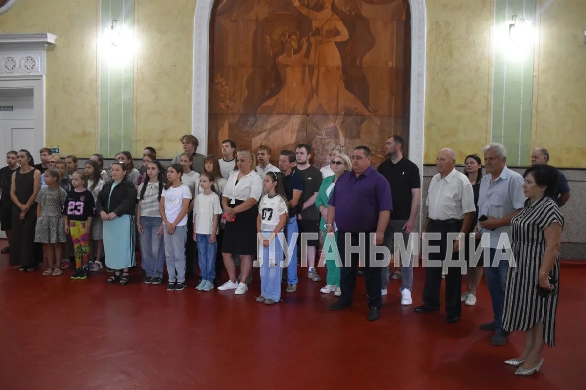 В Ровеньках открыли патриотический мурал В Ровеньках открыли патриотический мурал