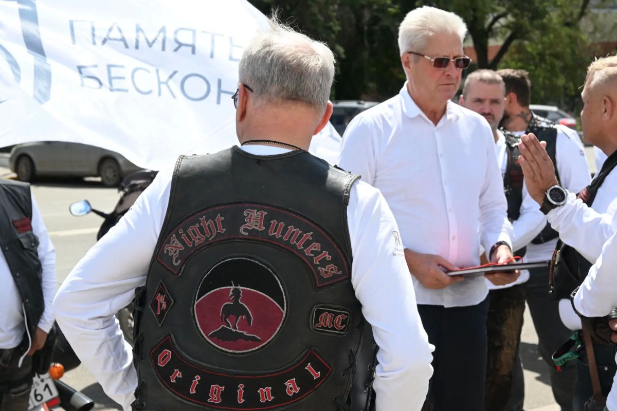 Сегодня имел честь встретиться с делегацией мотопробега «Экспедиция памяти» из Санкт-Петербурга, прибывшей в Донбасс Сегодня имел честь встретиться с делегацией мотопробега «Экспедиция памяти» из Санкт-Петербурга, прибывшей в Донбасс
