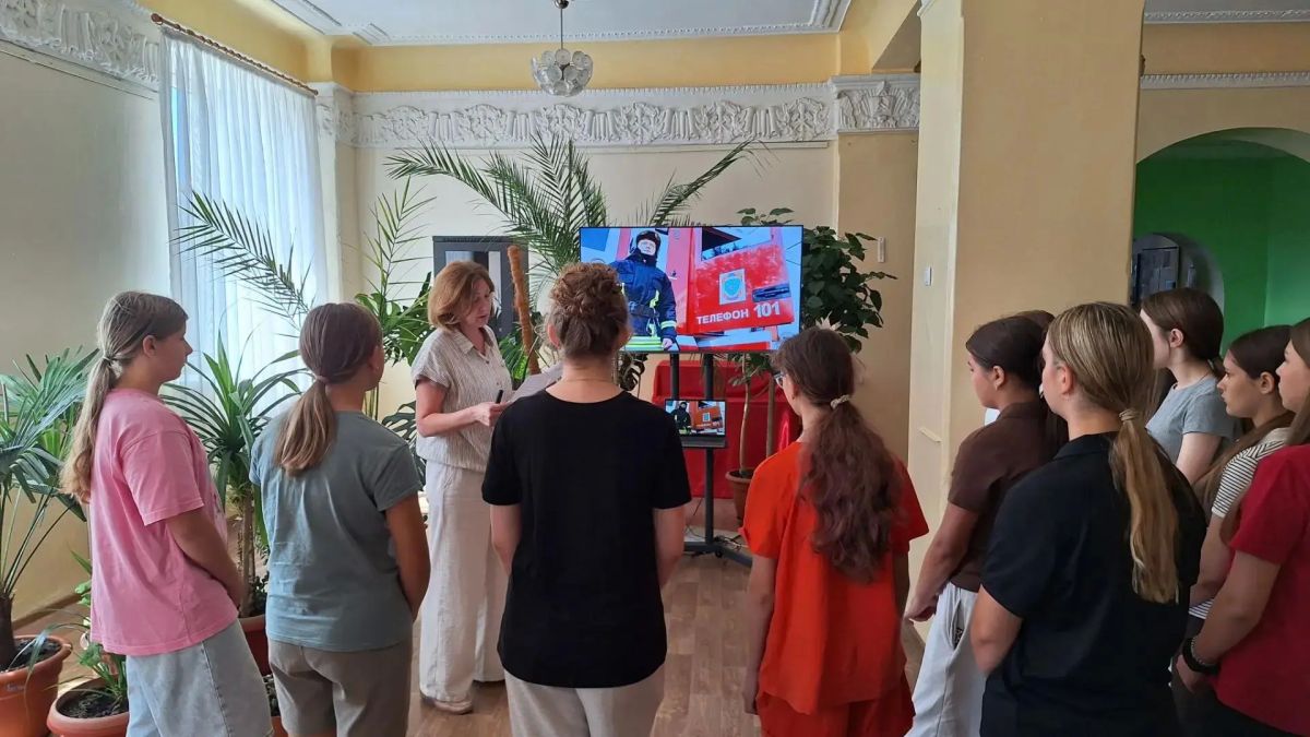 «Правило пяти минут»: в Кировском городском Дворце культуры прошел урок безопасности «Правило пяти минут»: в Кировском городском Дворце культуры прошел урок безопасности