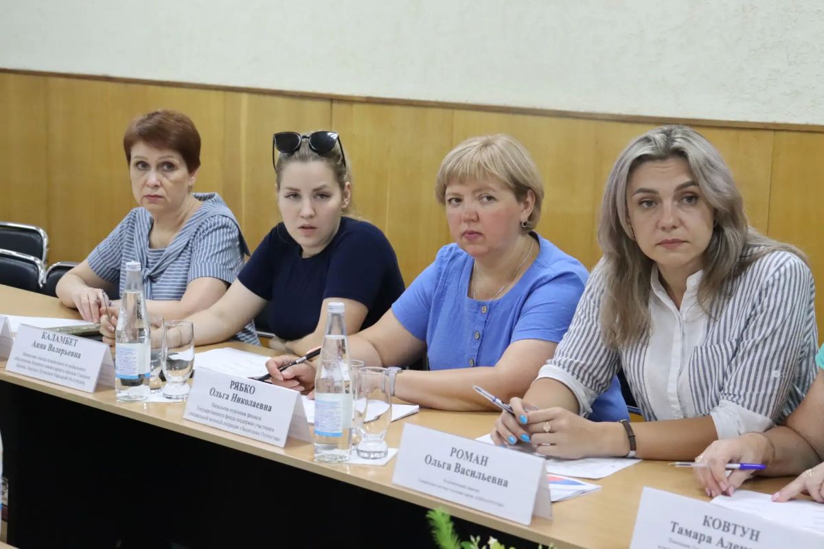 Встретились с семьями погибших участников СВО Встретились с семьями погибших участников СВО