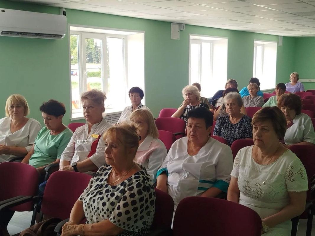 Иван Санаев: Провёл рабочую встречу с медиками Брянки Иван Санаев: Провёл рабочую встречу с медиками Брянки