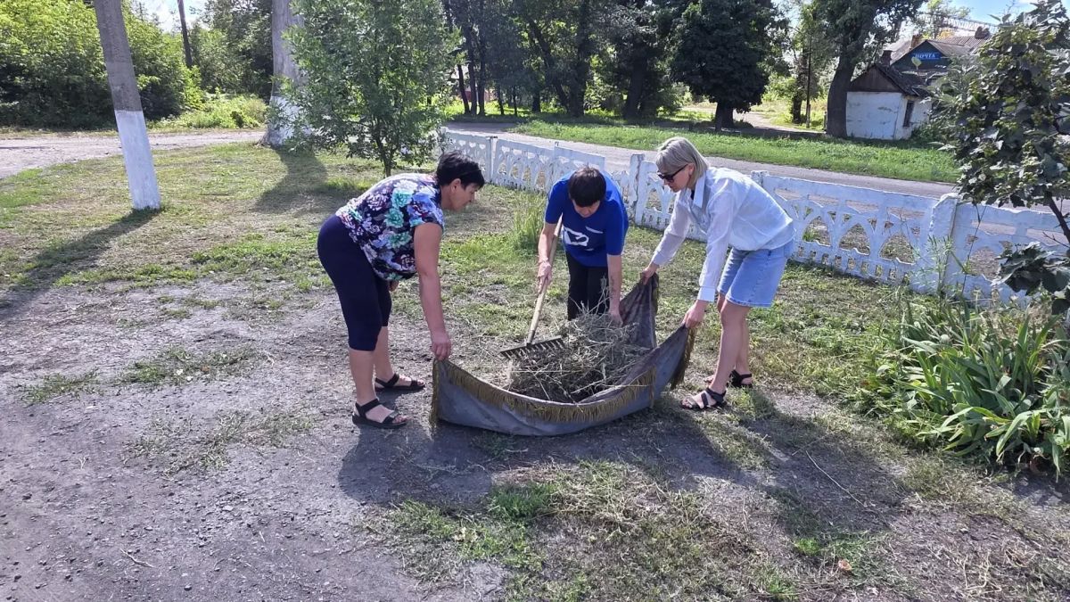 В пгт Новодарьевка прошел субботник в рамках акции "Чистая страна" В пгт Новодарьевка прошел субботник в рамках акции "Чистая страна"