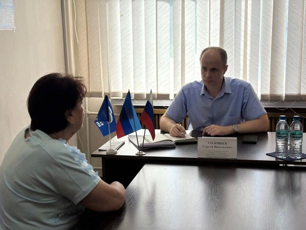 Сегодня провел очередной прием граждан по личным вопросам Сегодня провел очередной прием граждан по личным вопросам