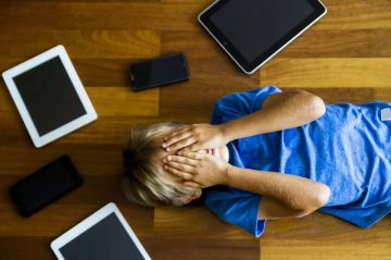 Родителям на заметку: как помочь подростку побороть зависимость от смартфона
