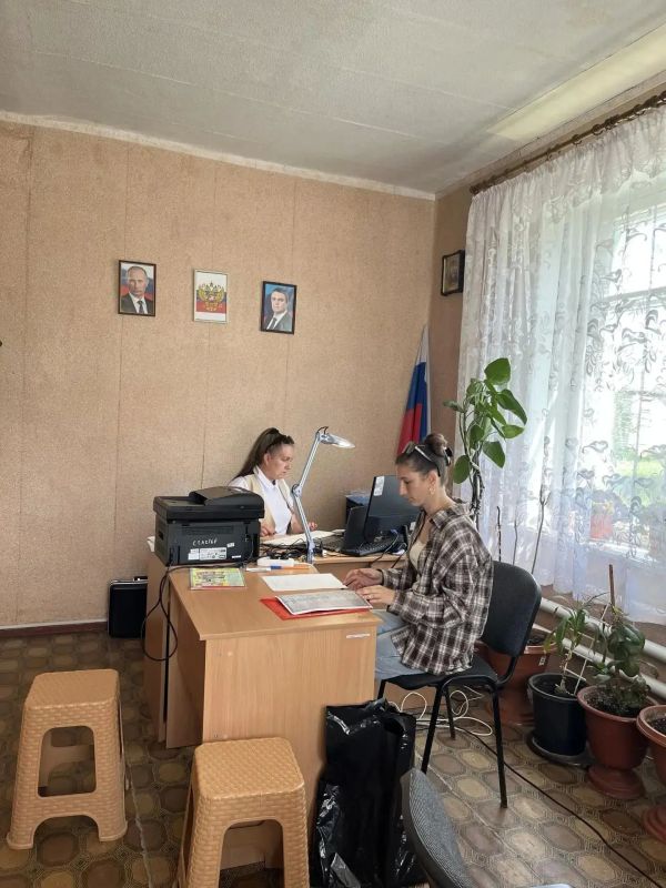 В Великой Черниговке родителям помогли настроить доступ к электронным дневникам учащихся В Великой Черниговке родителям помогли настроить доступ к электронным дневникам учащихся