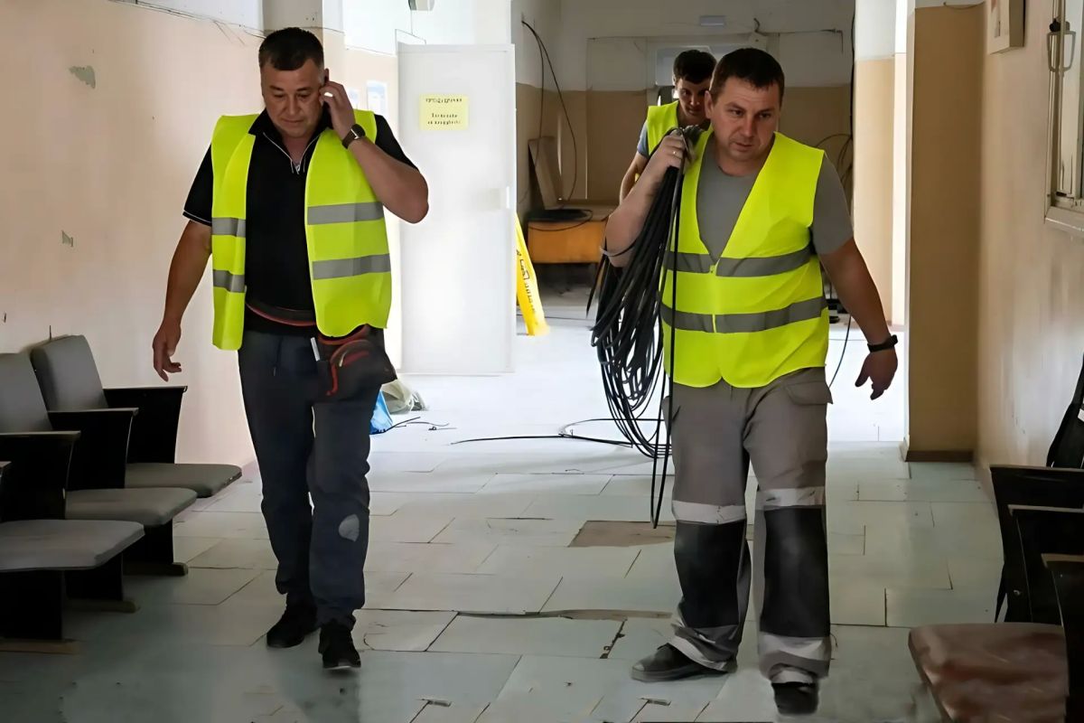 ОБЗОР ПРЕССЫ «ДОНБАСС ВОСТОЧНЫЙ»: «Мы пришли –– и появился свет!» ОБЗОР ПРЕССЫ «ДОНБАСС ВОСТОЧНЫЙ»: «Мы пришли –– и появился свет!»
