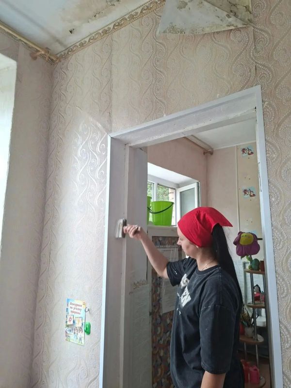В ГБДОУ ЛНР "Краснолучский ясли-сад № 11 "Ромашка" полным ходом идут ремонтные работы В ГБДОУ ЛНР "Краснолучский ясли-сад № 11 "Ромашка" полным ходом идут ремонтные работы