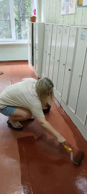 В ГБДОУ ЛНР "Краснолучский ясли-сад № 11 "Ромашка" полным ходом идут ремонтные работы В ГБДОУ ЛНР "Краснолучский ясли-сад № 11 "Ромашка" полным ходом идут ремонтные работы