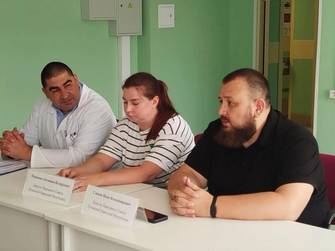 Иван Санаев: Провёл рабочую встречу с медиками Брянки Иван Санаев: Провёл рабочую встречу с медиками Брянки