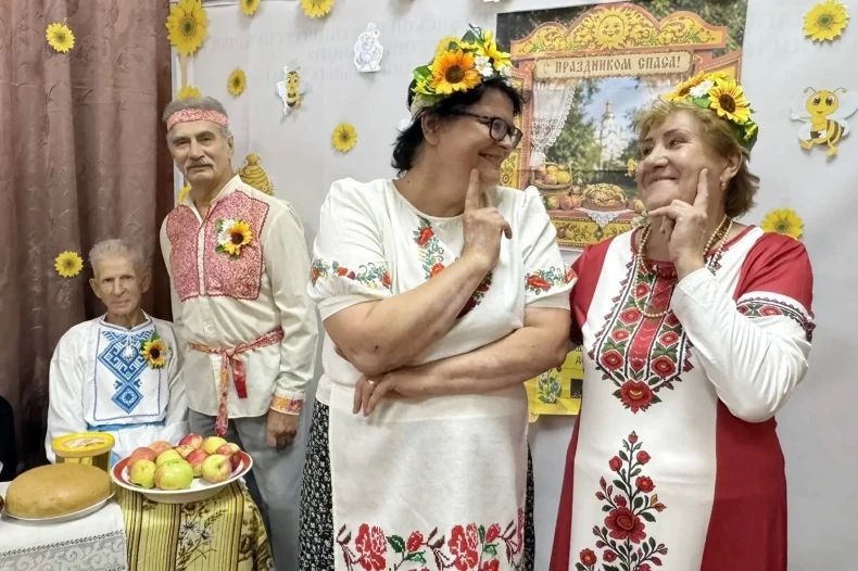 Медовый Спас отметили получатели социальных услуг Свердловского КЦСОН Медовый Спас отметили получатели социальных услуг Свердловского КЦСОН