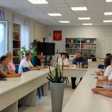 Андрей Рубанцов: Сегодня ровеньковская молодёжь общалась с депутатом Народного Совета ЛНР Иваном Санаевым