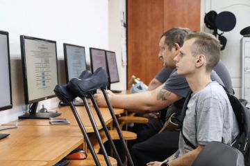 Вернуть мобильность. Ветераны СВО с инвалидностью сдают экзамены на права в Луганске В рамках проекта «Свобода движения: для ветеранов СВО с инвалидностью» от автономной некоммерческой организации «Центр помощи и поддержки...