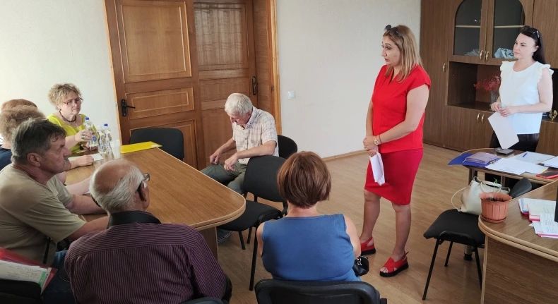 Представители Межрайонной ИФНС России №9 по ЛНР провели прием граждан в пгт Ленинский Представители Межрайонной ИФНС России №9 по ЛНР провели прием граждан в пгт Ленинский