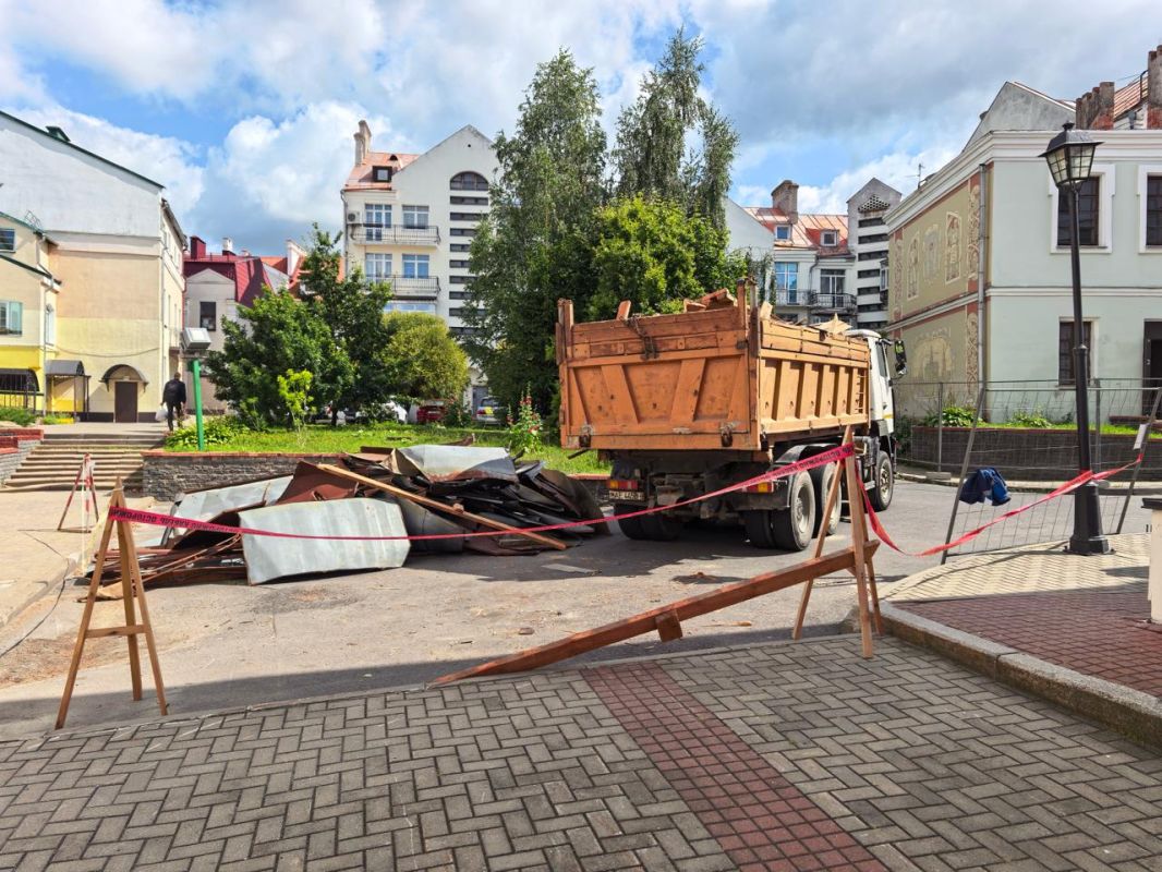 В Могилёве начался капитальный ремонт здания, выделенного Республикой Беларусь для размещения Отделения Посольства Российской Федерации в г.Могилёве (ул.Ленинская, д.5а) В Могилёве начался капитальный ремонт здания, выделенного Республикой Беларусь для размещения Отделения Посольства Российской Федерации в г.Могилёве (ул.Ленинская, д.5а)